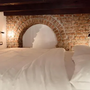 urban-suite-central-station-loft.italymilanhotels.net/
